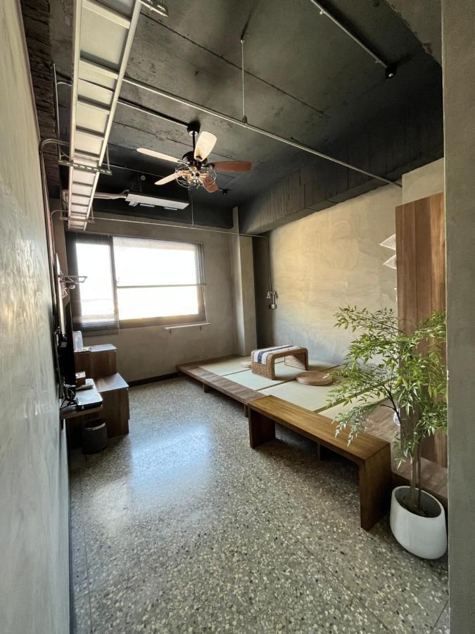 The Retro Tai-Pan Hotel Tainan Exterior foto