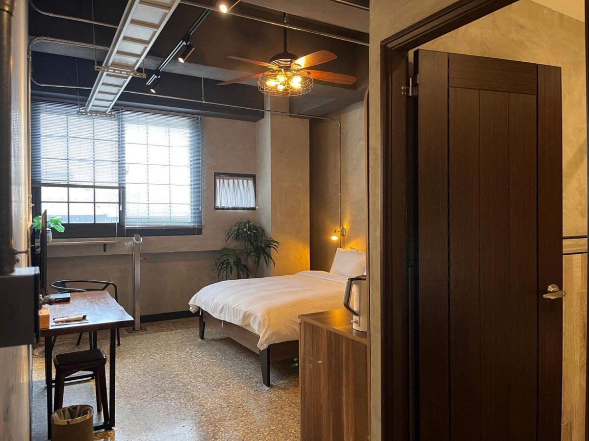 The Retro Tai-Pan Hotel Tainan Exterior foto